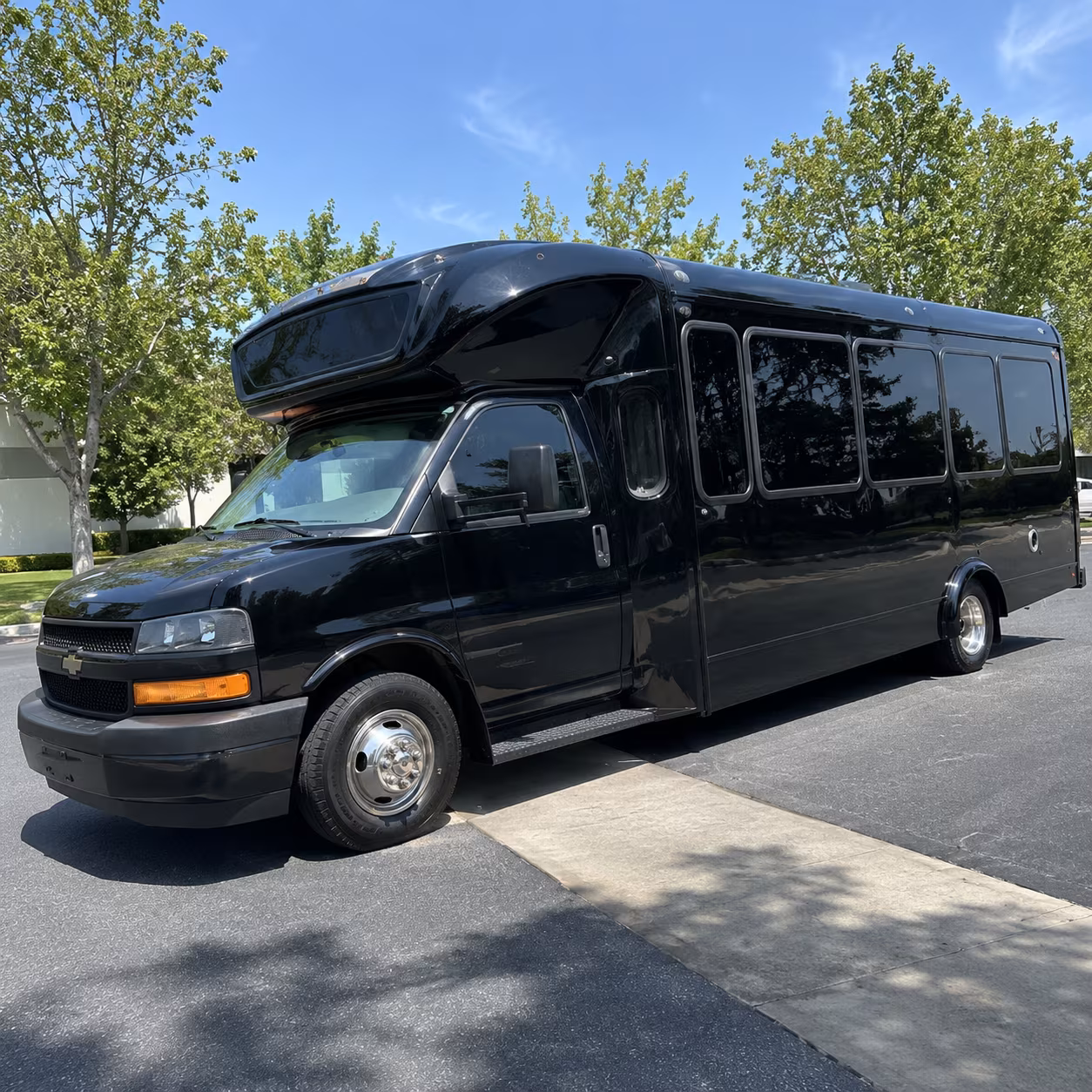 billings 15 passenger party bus