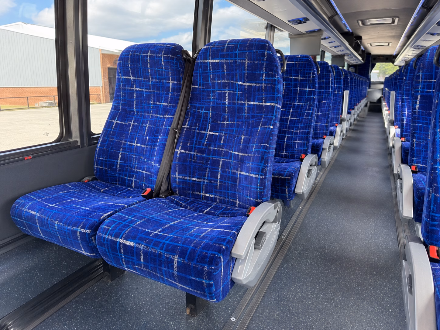 yellowstone cellars winery bus rentals for tastings in west end billings